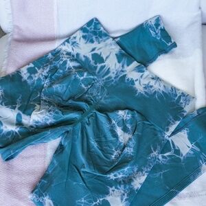 SHEIN- Tie Dye Scrunch Leggings